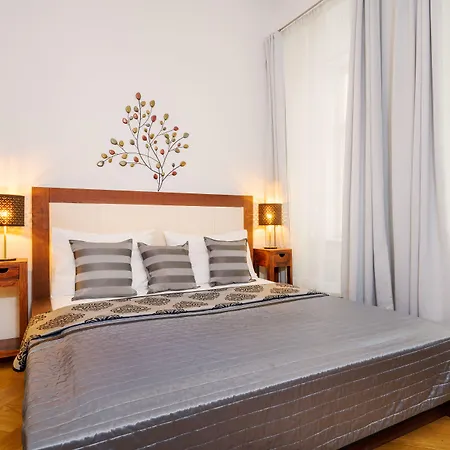 Old Town Square Premium Residence-2